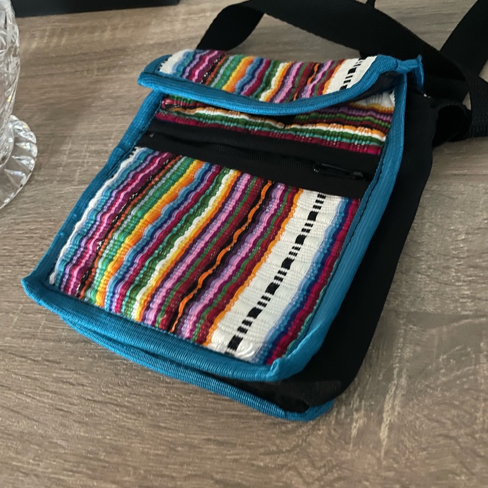 Colorful crossbody bag. - Picture 4 of 6